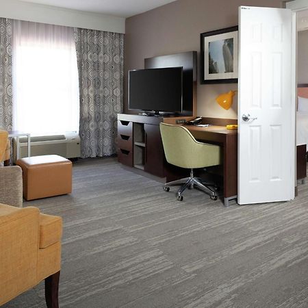 Hampton Inn & Suites Concord-Charlotte Exterior photo