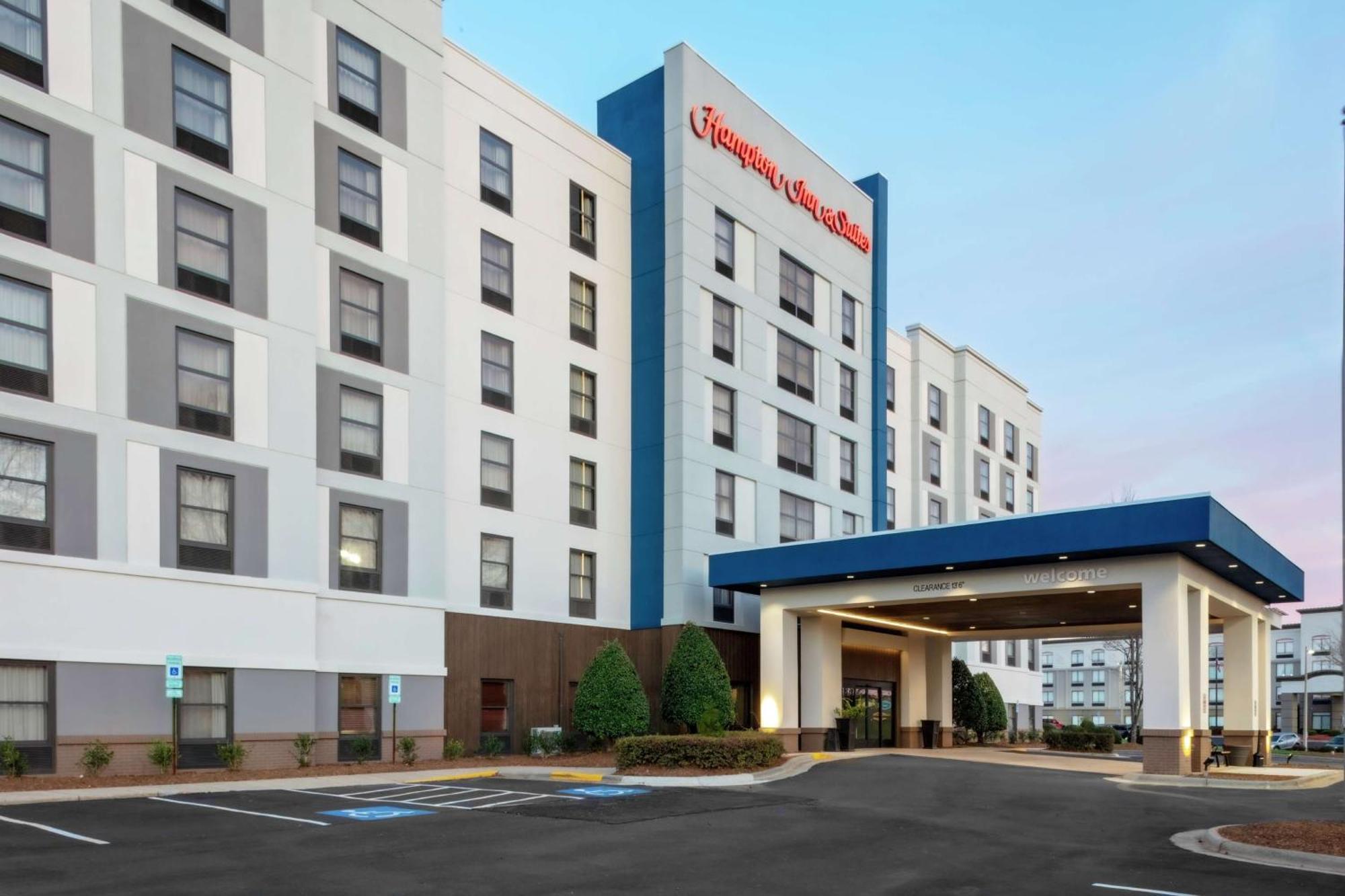 Hampton Inn & Suites Concord-Charlotte Exterior photo