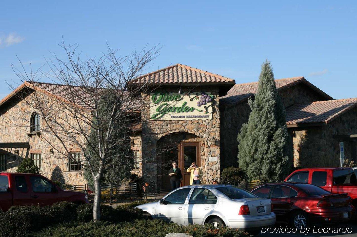 Hampton Inn & Suites Concord-Charlotte Exterior photo