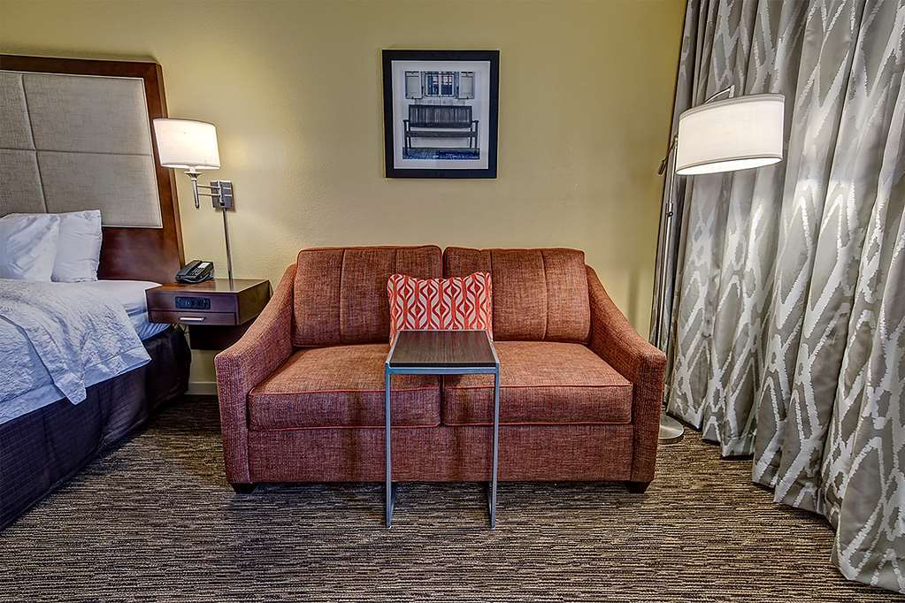 Hampton Inn & Suites Concord-Charlotte Room photo