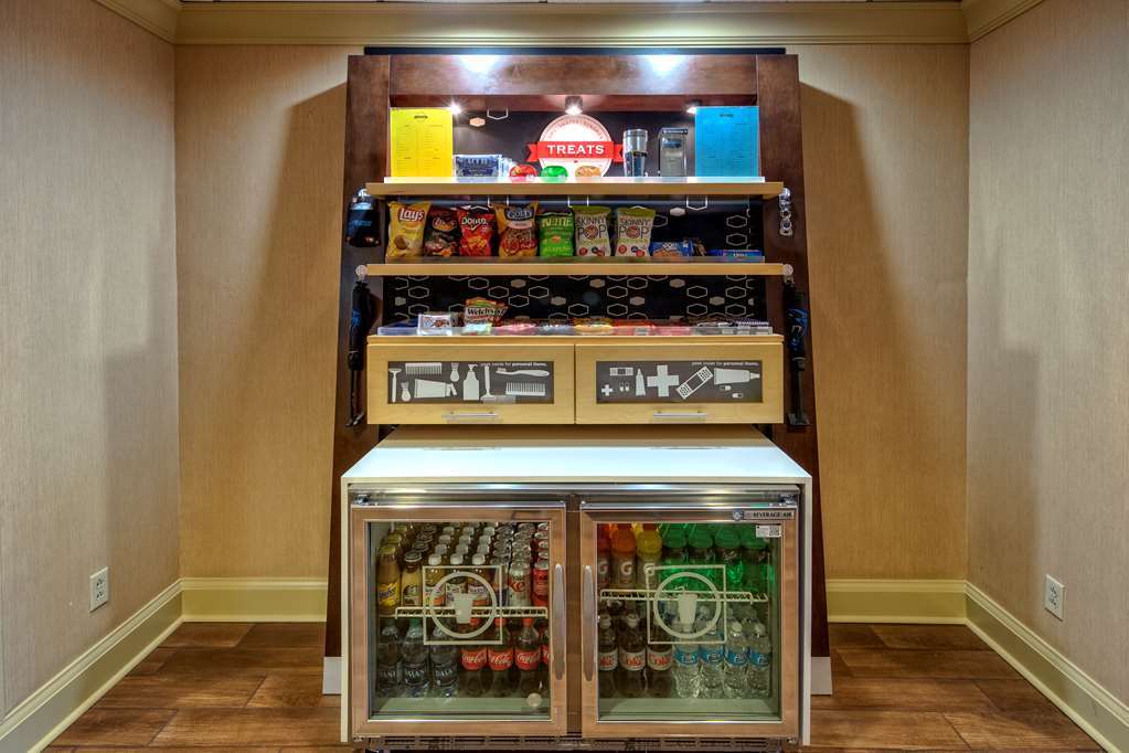 Hampton Inn & Suites Concord-Charlotte Restaurant photo