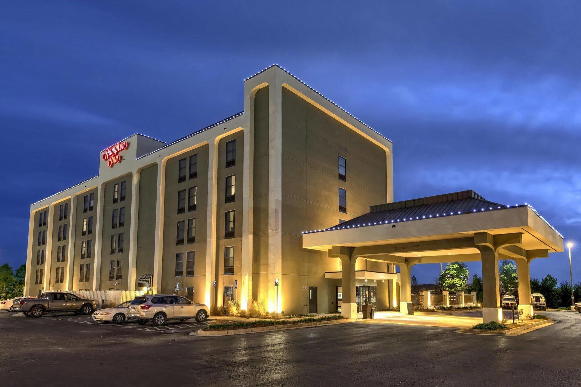 Hampton Inn & Suites Concord-Charlotte Exterior photo