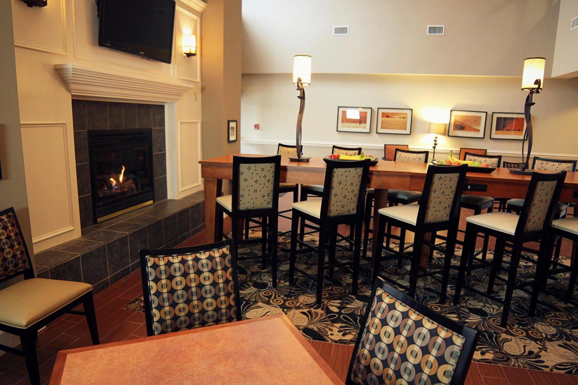 Hampton Inn & Suites Concord-Charlotte Exterior photo
